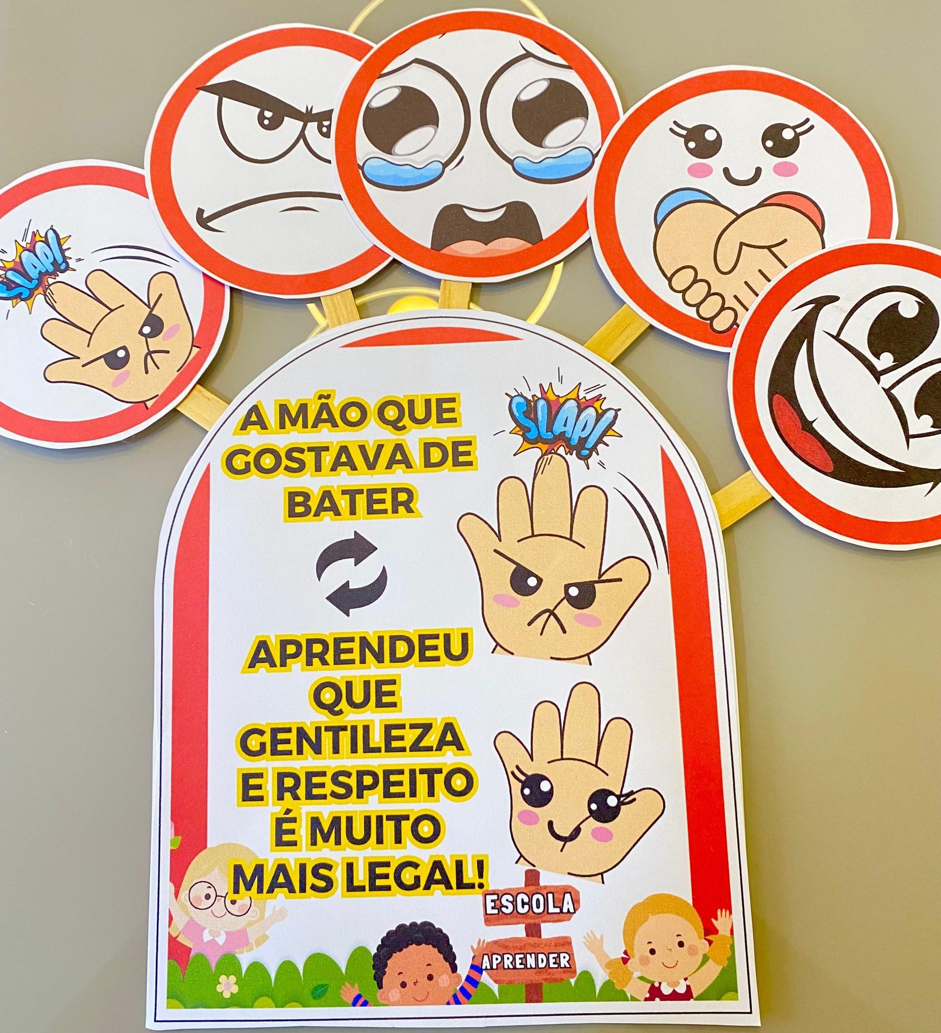 Historinha da A MÃO QUE GOSTAVA DE BATER - Aprendeu que Gentileza e Respeito É Muito Mais Legal! - Imagem 5