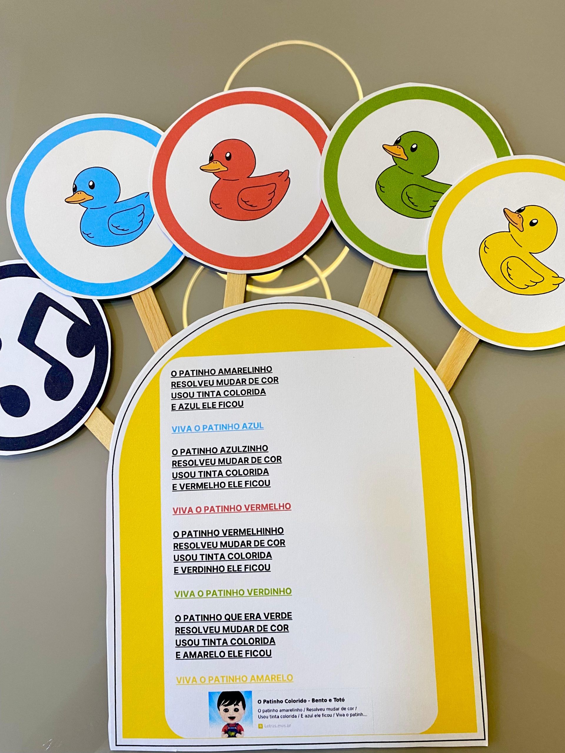 LUVA MUSICAL PATINHO COLORIDO 🎶🦆 - Imagem 2