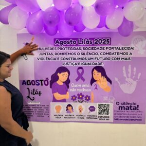PAINEL AGOSTO LILÁS + TAGS DE LEMBRANCINHAS 